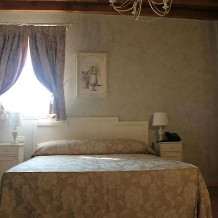Relais Mondotella Pozzolengo Bagian luar foto