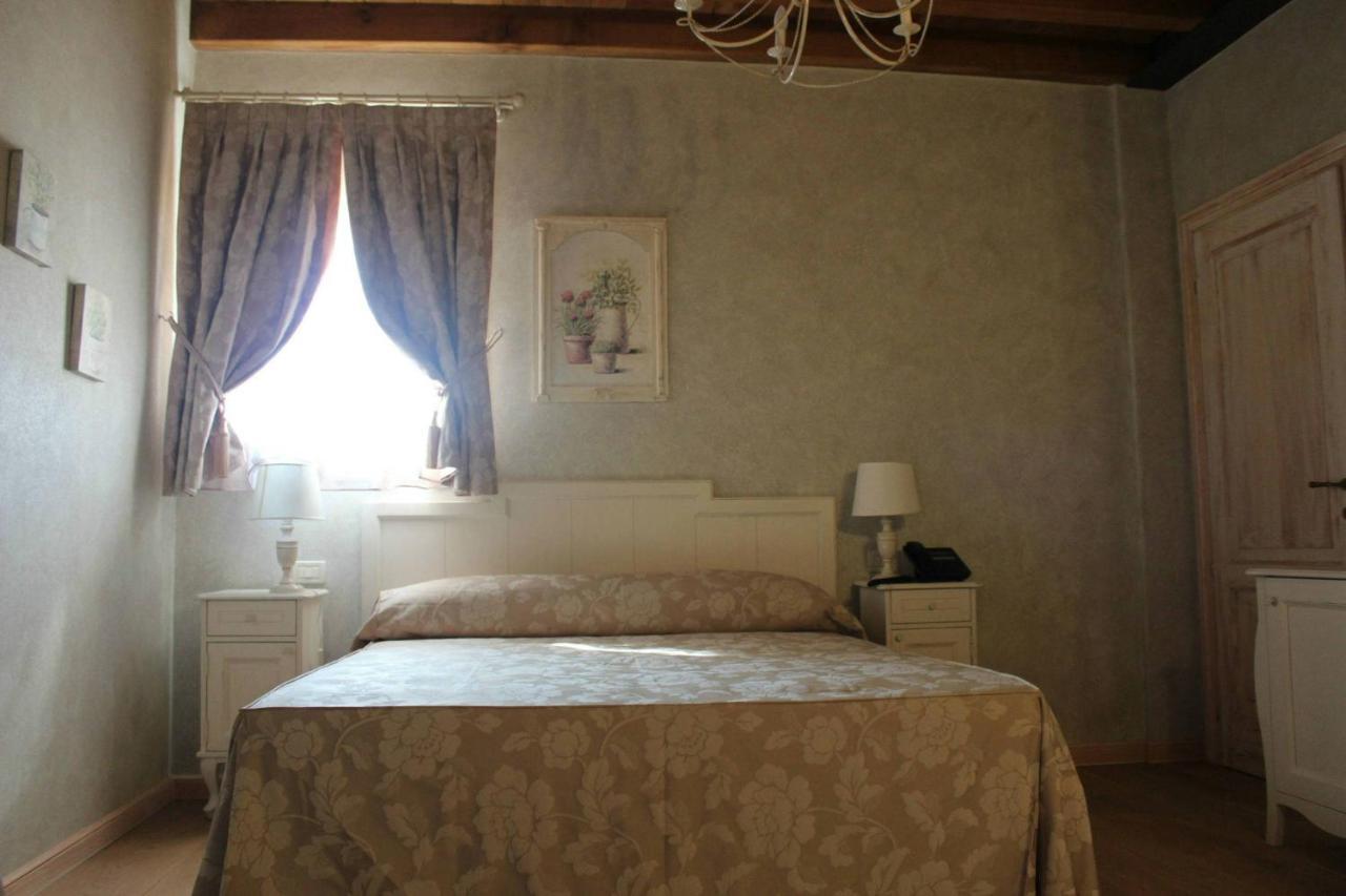 Relais Mondotella Pozzolengo Bagian luar foto