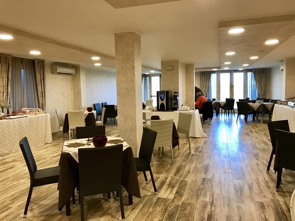 Relais Mondotella Pozzolengo Bagian luar foto